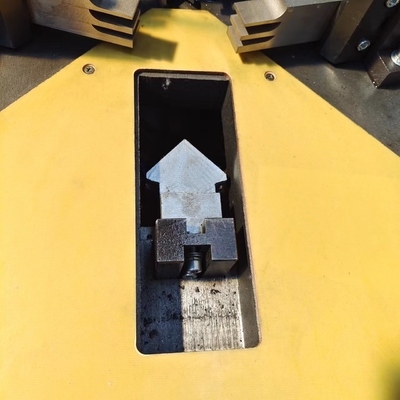 Corner Crimping Machine 380V Aluminium Window Crimper Front Position Up And Down
