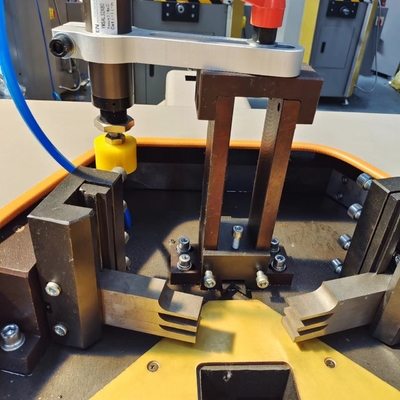 Windows And Doors Corner Combining Machine