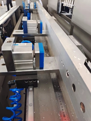 2.6m Aluminium Doors And Windows Manufacturing Machines CNC Milling Center