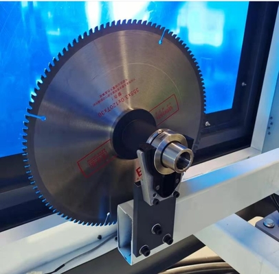 5-Axis CNC Machining Center For Industrial Aluminum Profiles With 12 Tool Magazines for drilling milling and cutting
